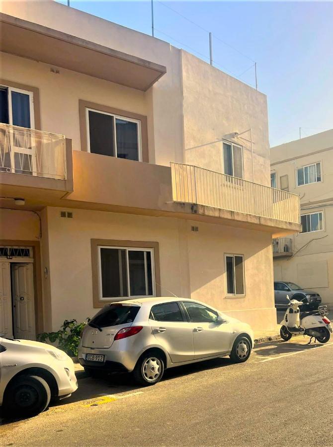 Smart Hostel Биркиркара Экстерьер фото